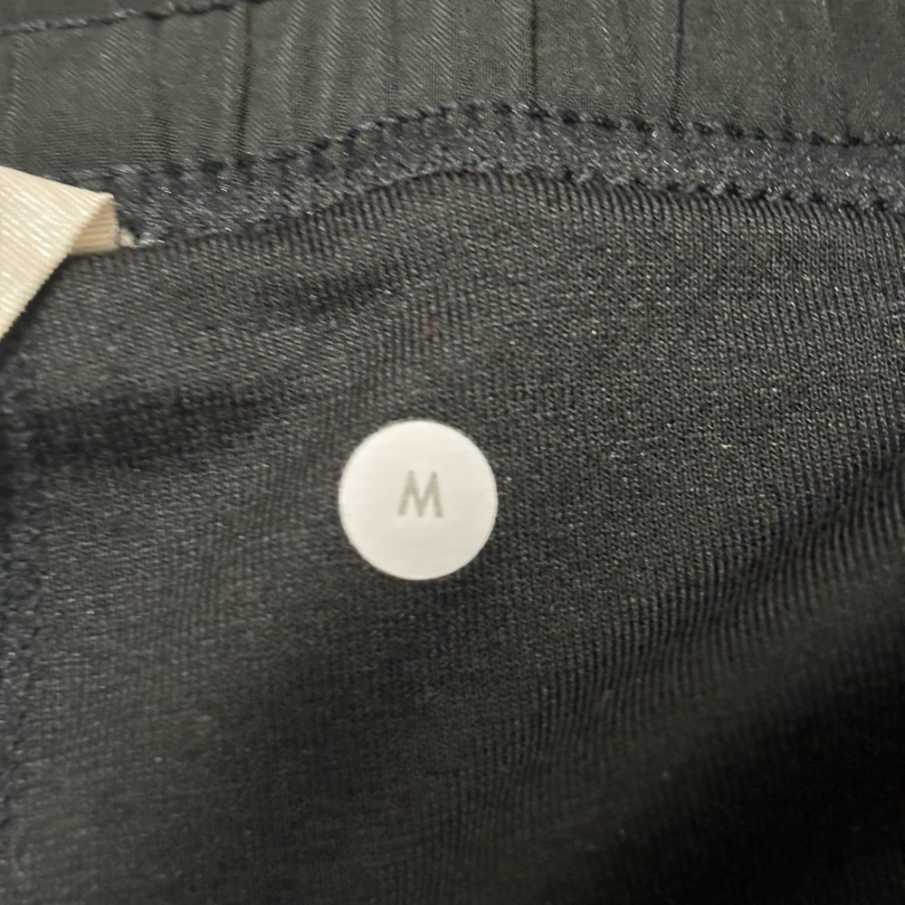 Lululemon mens shorts size Medium - Picture 6 of 7